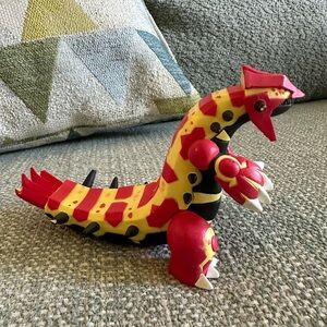 Pokémon Tomy Nintendo Groudon Figure